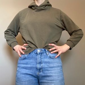 ✨3/10✨H&M Olive Green Hooded Sweater